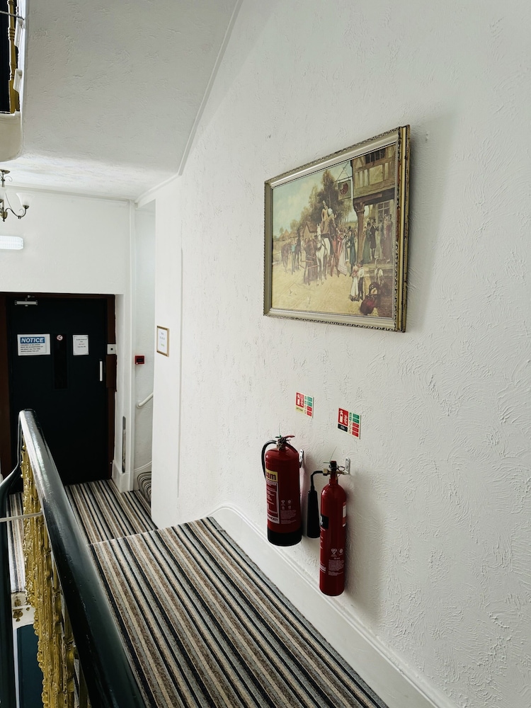 Carlton Court Hotel Eastbourne 7/49