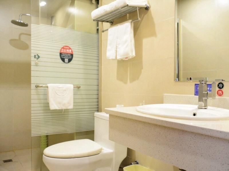 GreenTree Inn Taiyuan East Binhe Road Xiaodian High Speed Mouth Express Hotel 36/40