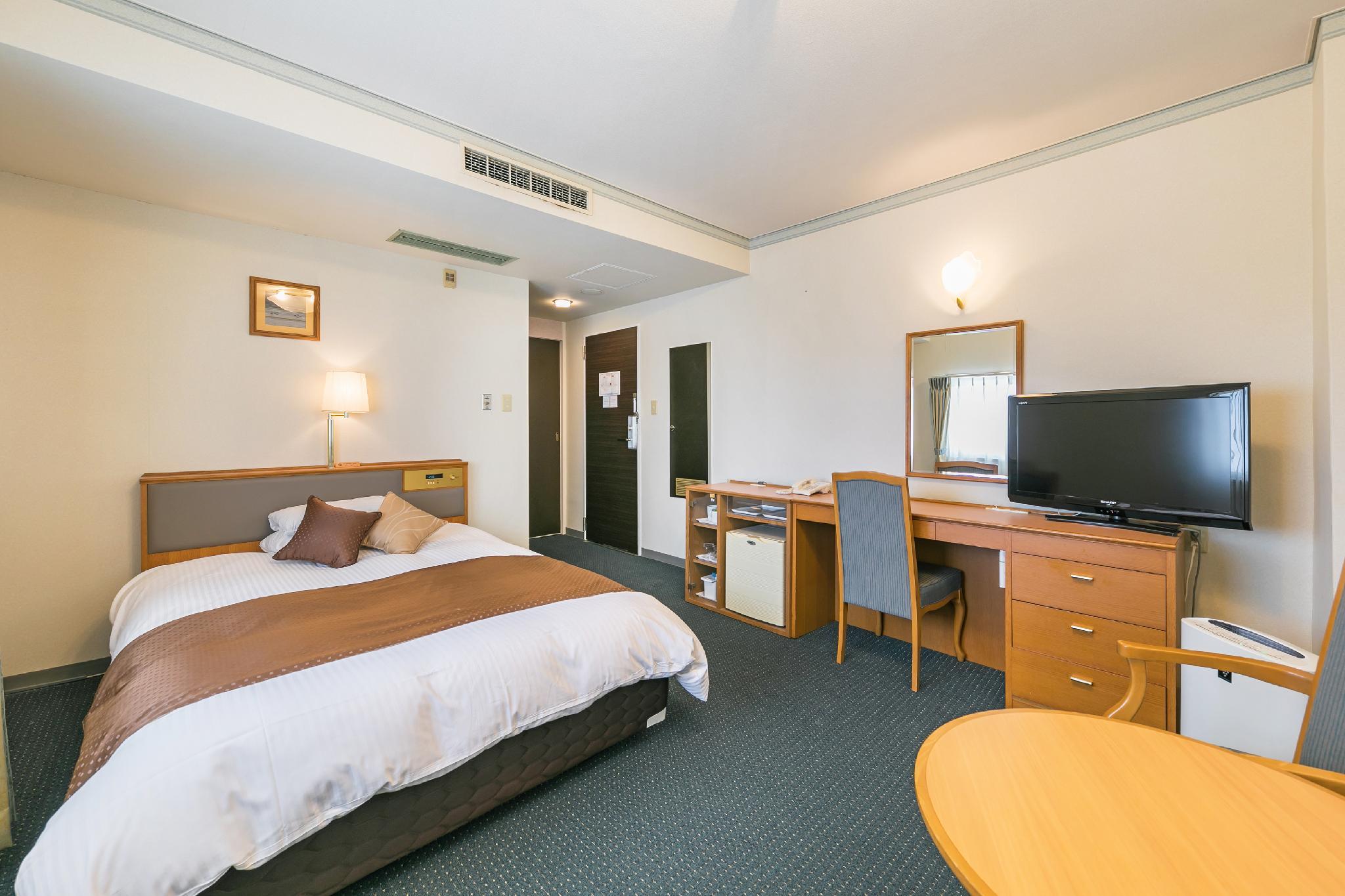 Semi Room, Single, Semi Double Bed