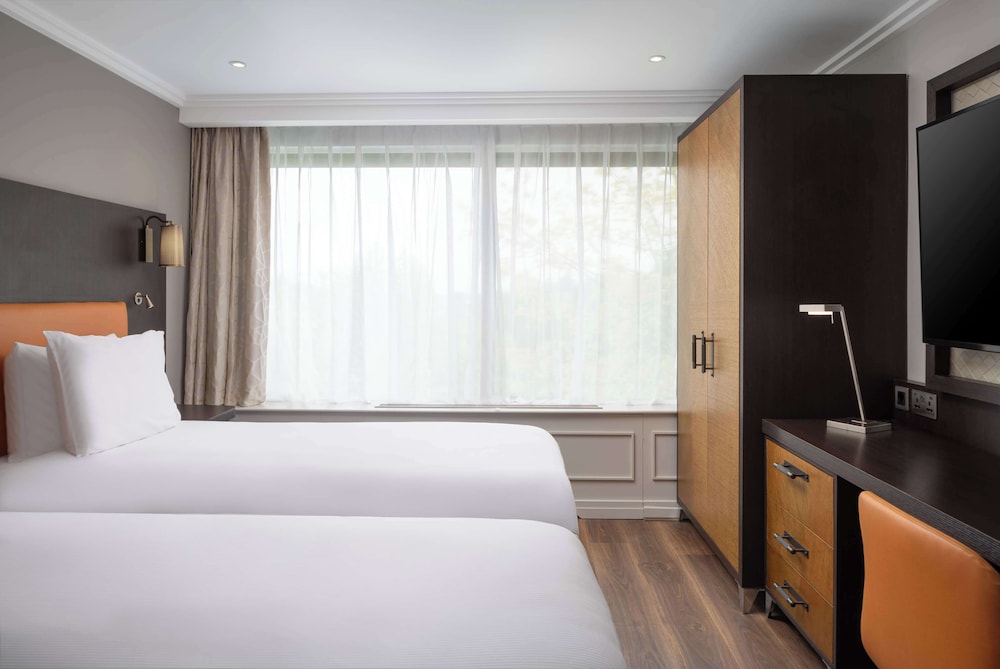 Connecting, Family, 2 King Beds