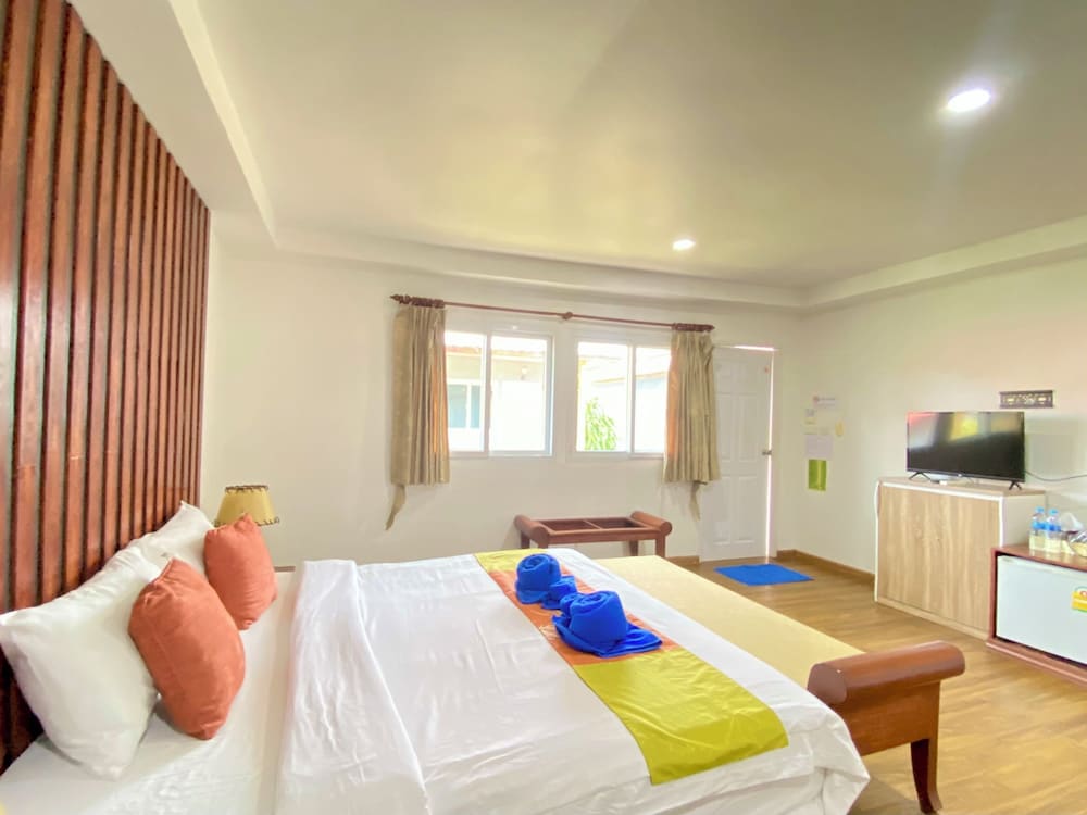 PHI PHI BA KAO BAY RESORT 12/50