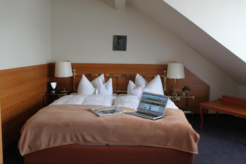 Hotel Rheinischer Hof 8/36