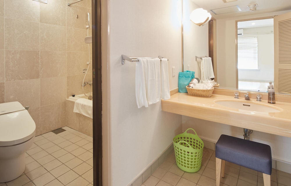 Royal View Hotel Churaumi 42/42