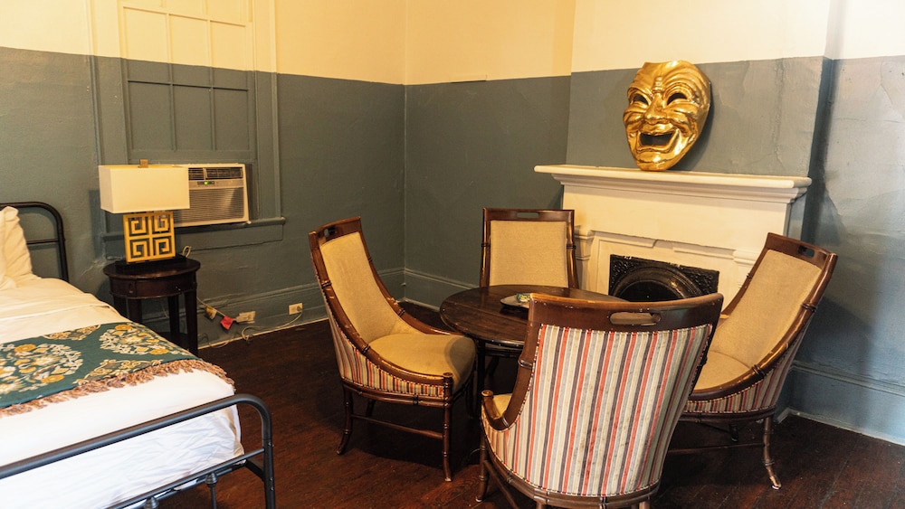 Historic Mardi Gras Inn 36/50