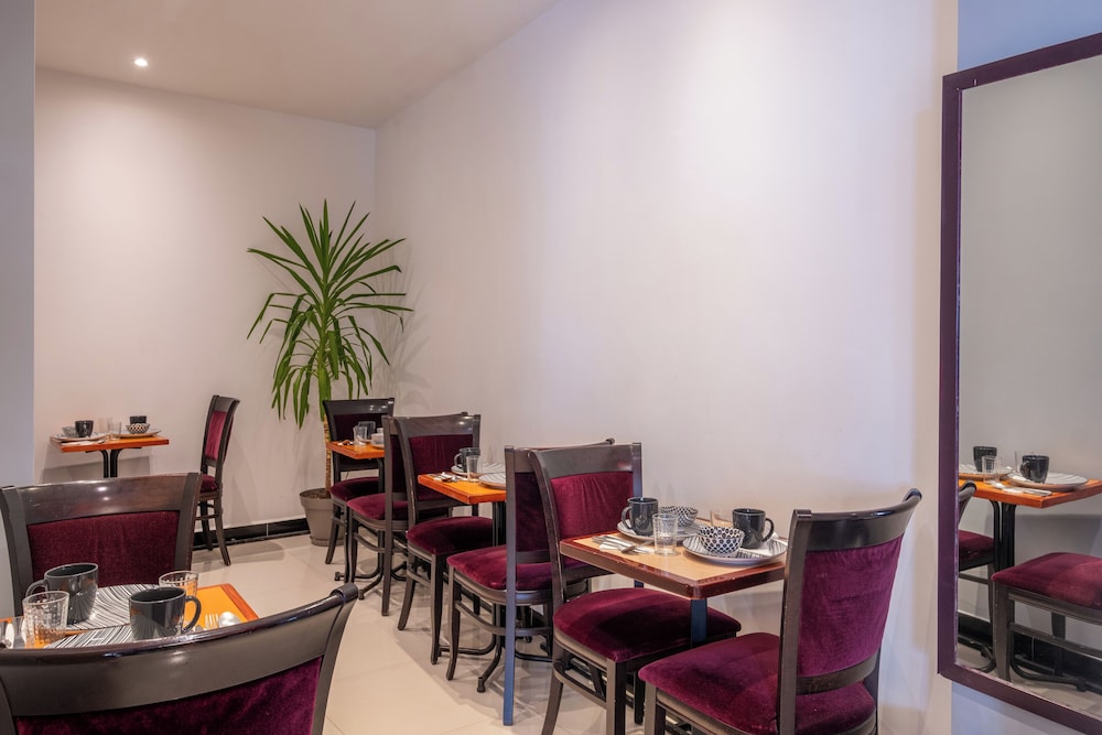 Hotel La Perle Montparnasse 28/33