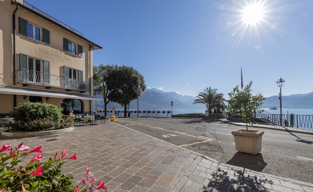 Hotel Du Lac 32/43