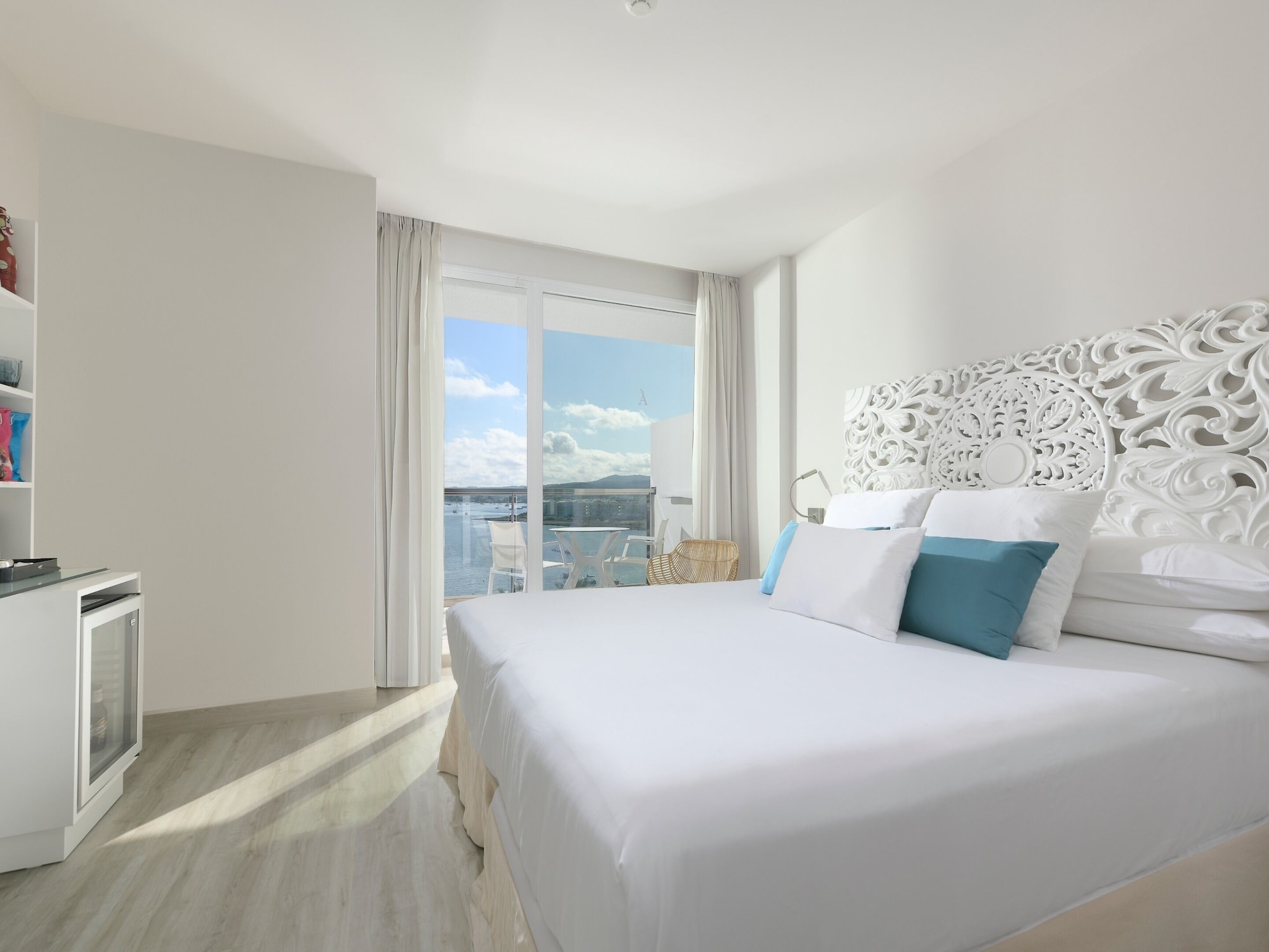 ROOM, SINGLE, DOUBLE BED, BEACH VIEW