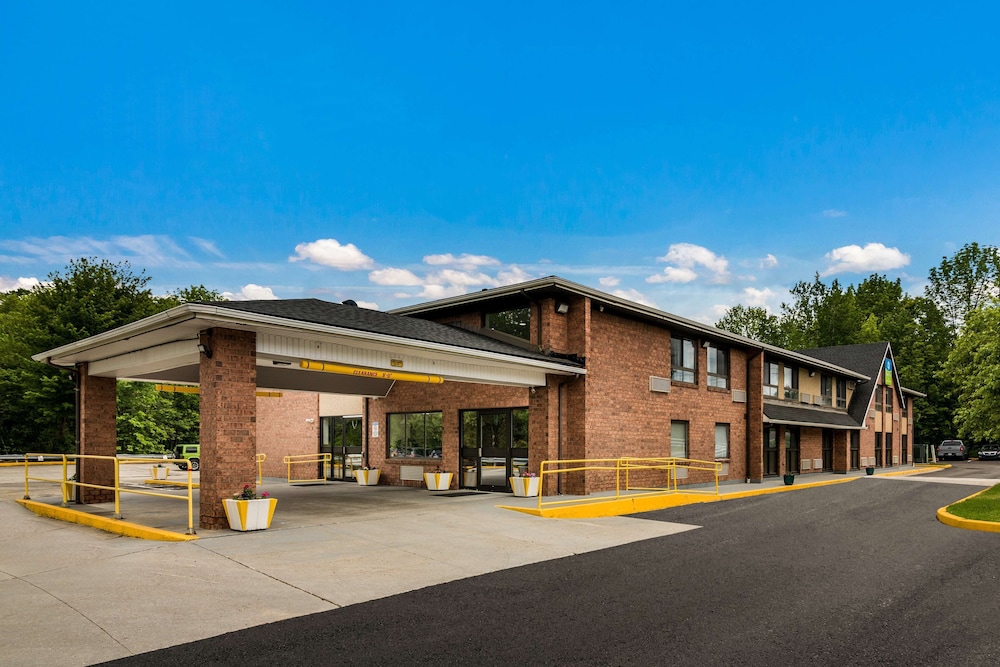 SureStay Hotel by Best Western Lewiston 1/33