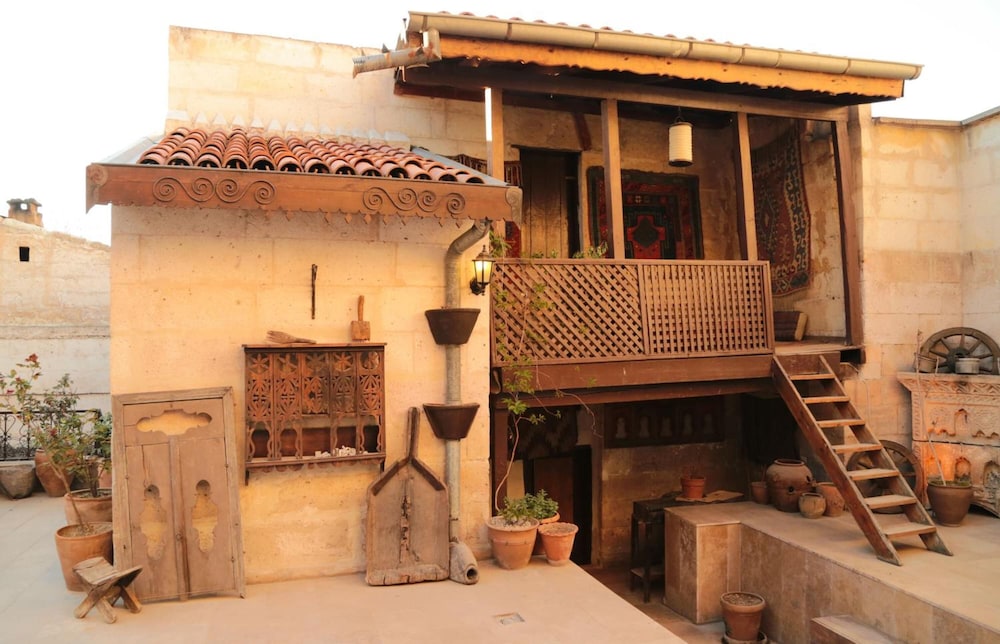 Kirkit Hotel 2/50