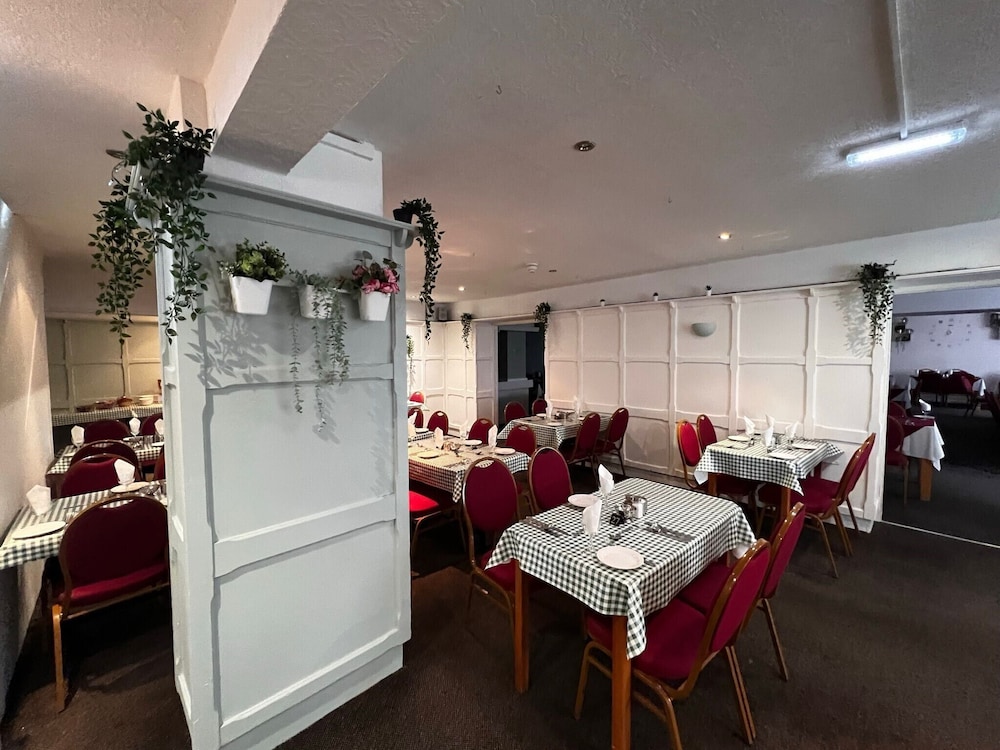 The Georgian Hollies Hotel 45/55
