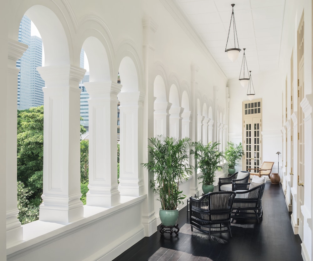 Raffles Hotel Singapore 65/69