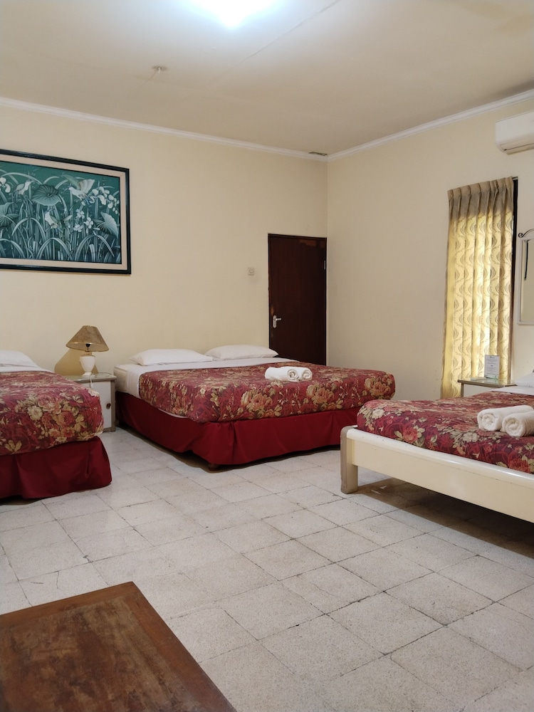 The Garden Family Guest House 34/50