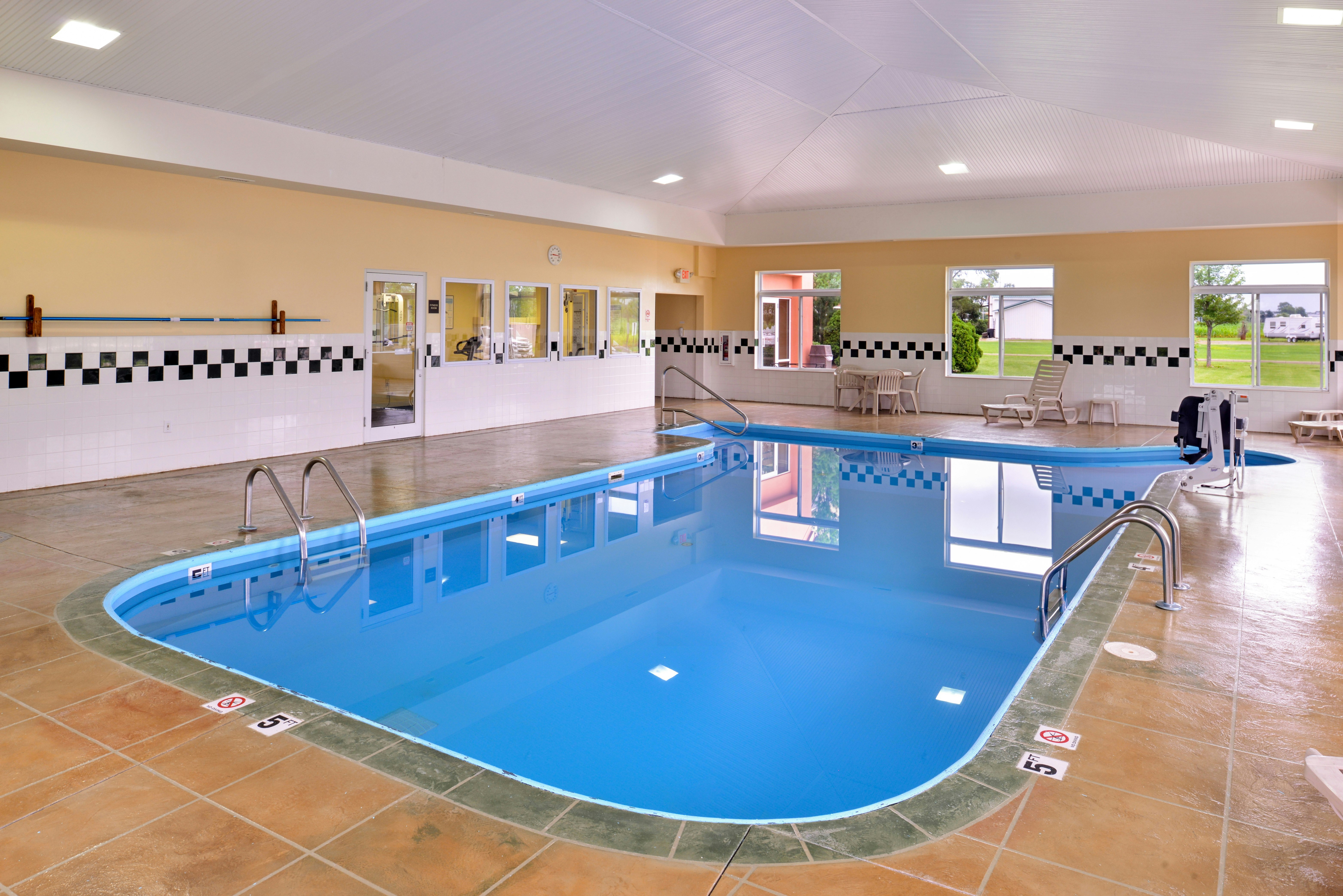 Red Roof Inn Clyde 23/39