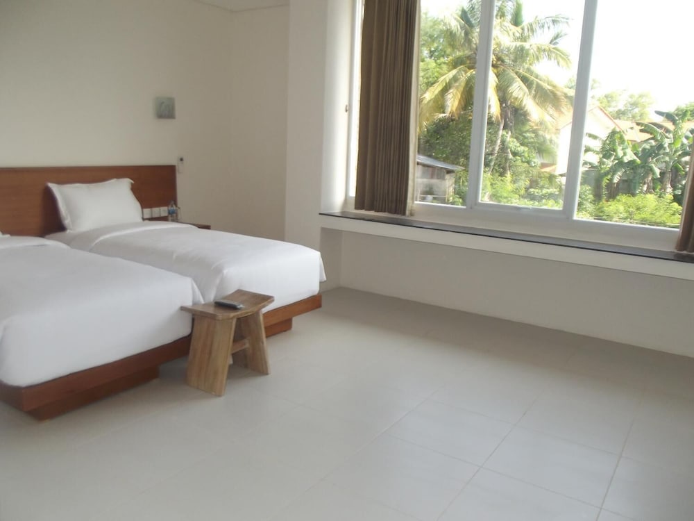 DELUXE, DOUBLE BED