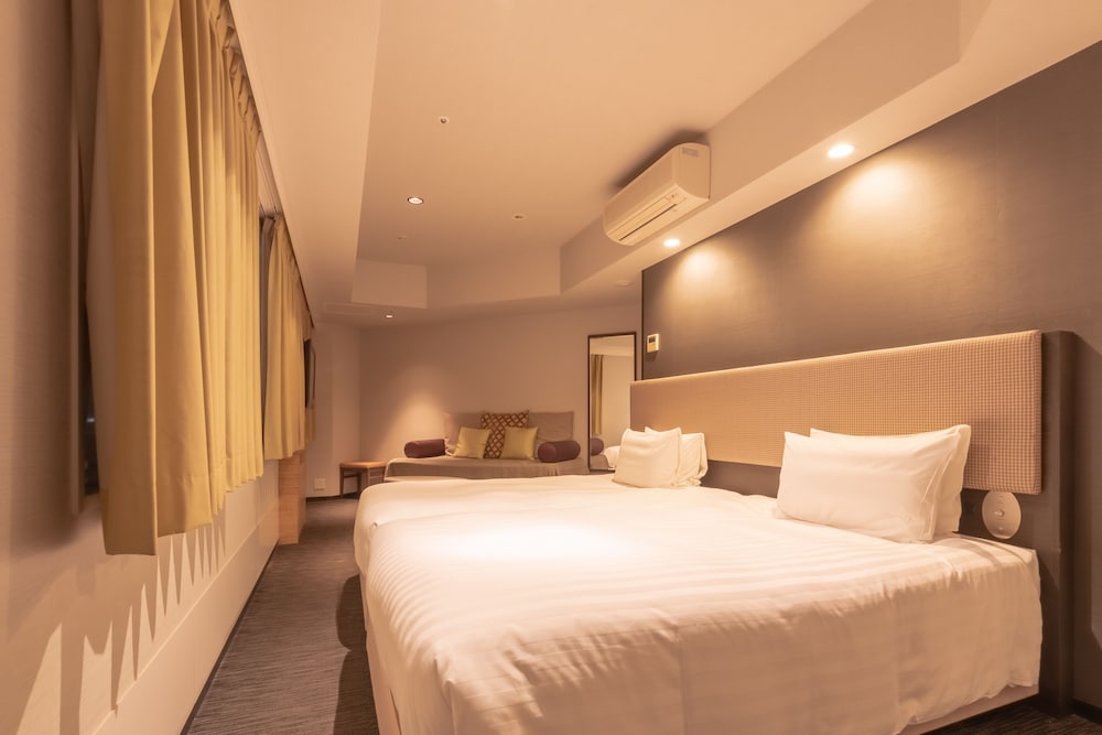 E Hotel Higashi Shinjuku 33/63