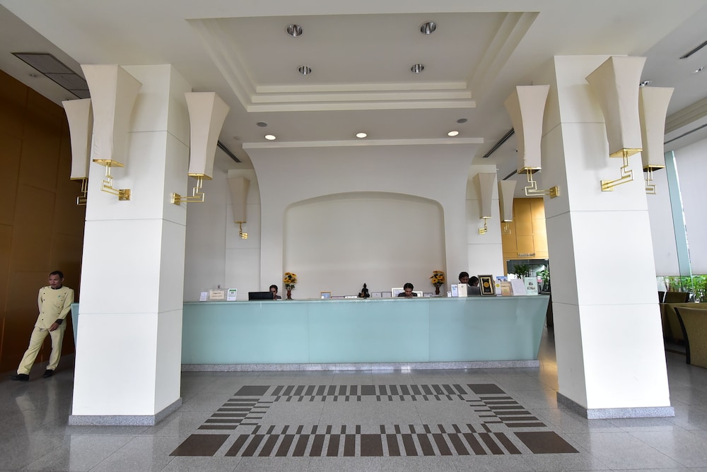 New Season Hotel 7/46
