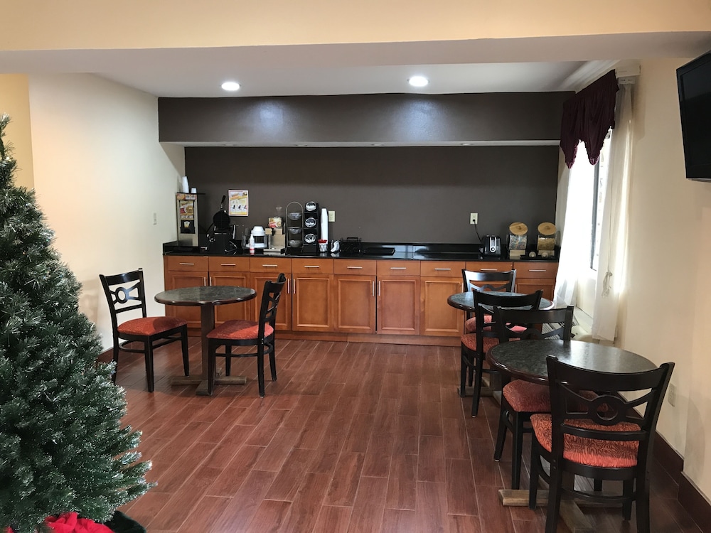 Red Roof Inn Kimball, TN - I-24 15/19