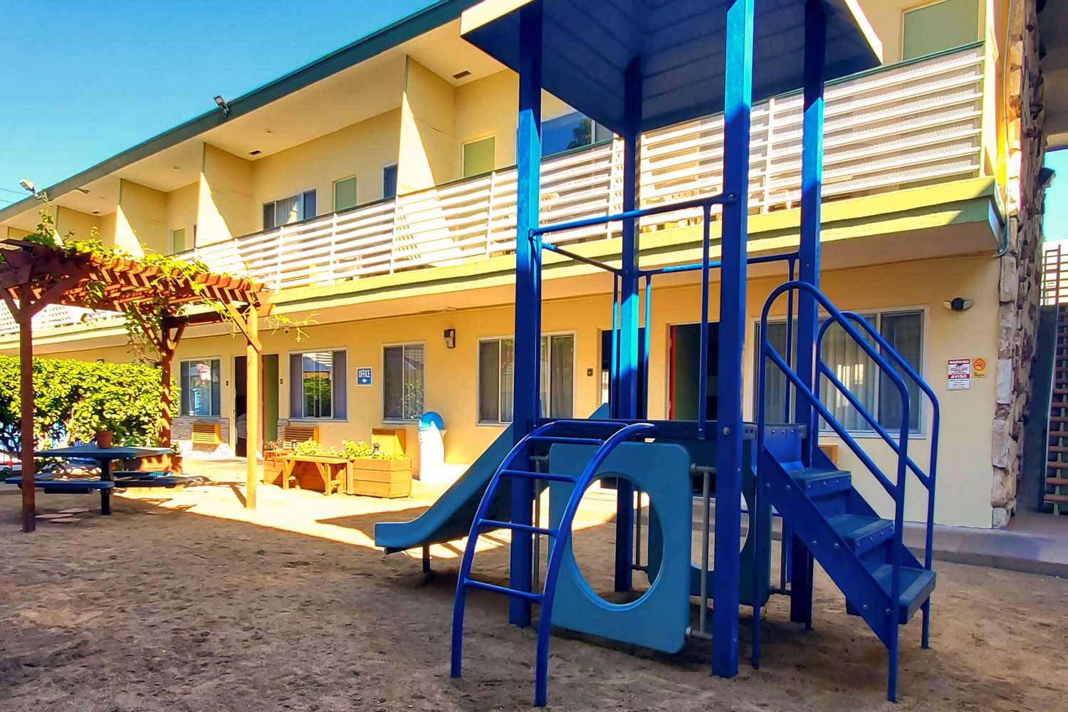 Quality Inn & Suites Anaheim at the Park 28/32