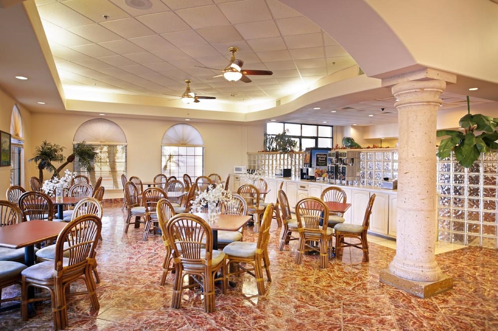 Home2 Suites by Hilton South Padre Island 56/72