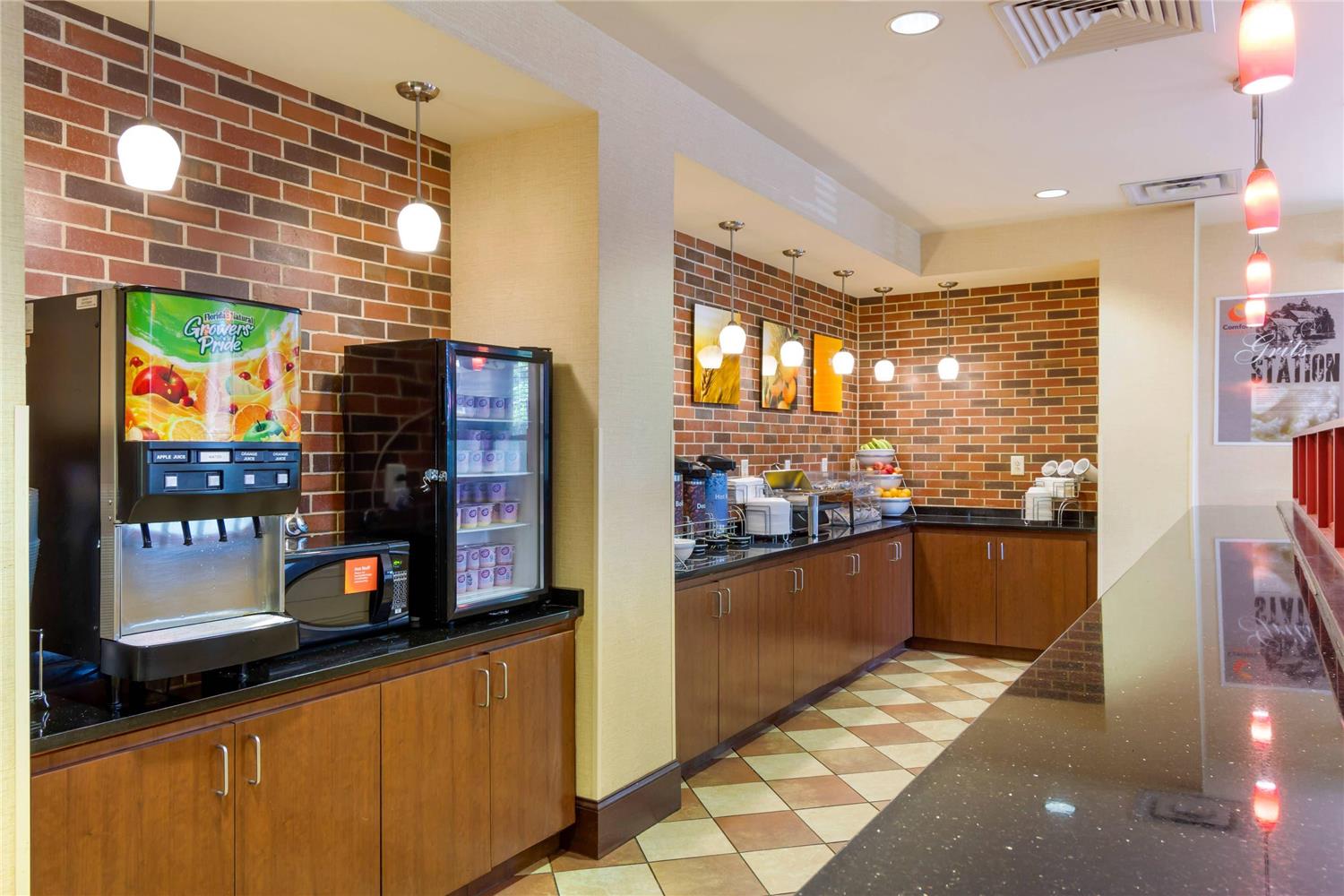 Comfort Suites West of The Ashley 5/46