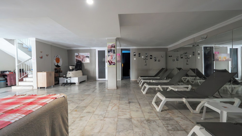 Begonville Hotel 25/50