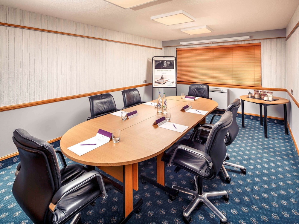 Mercure Livingston Hotel 55/71