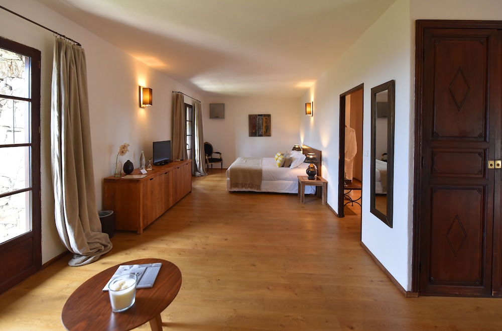Hotel Case Latine 9/50