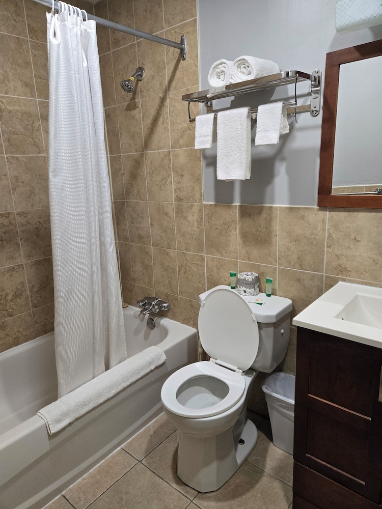 Knights Inn Cobourg 39/47