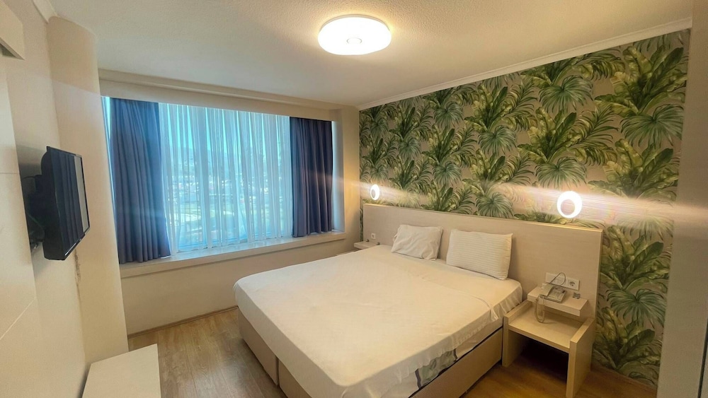 Walk In Hotel 17/44