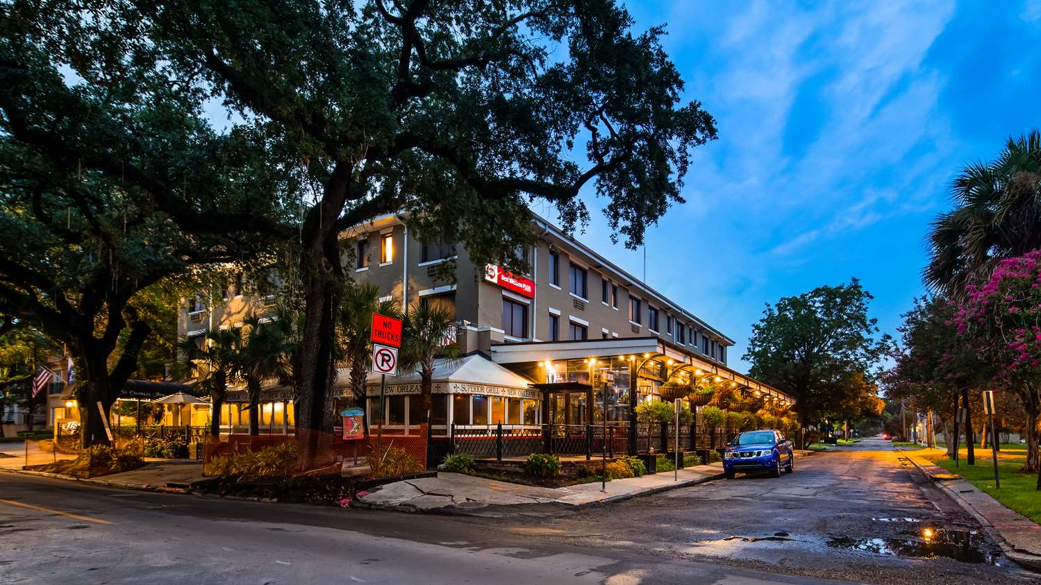 St Charles Inn, Superior Hotel 37/38