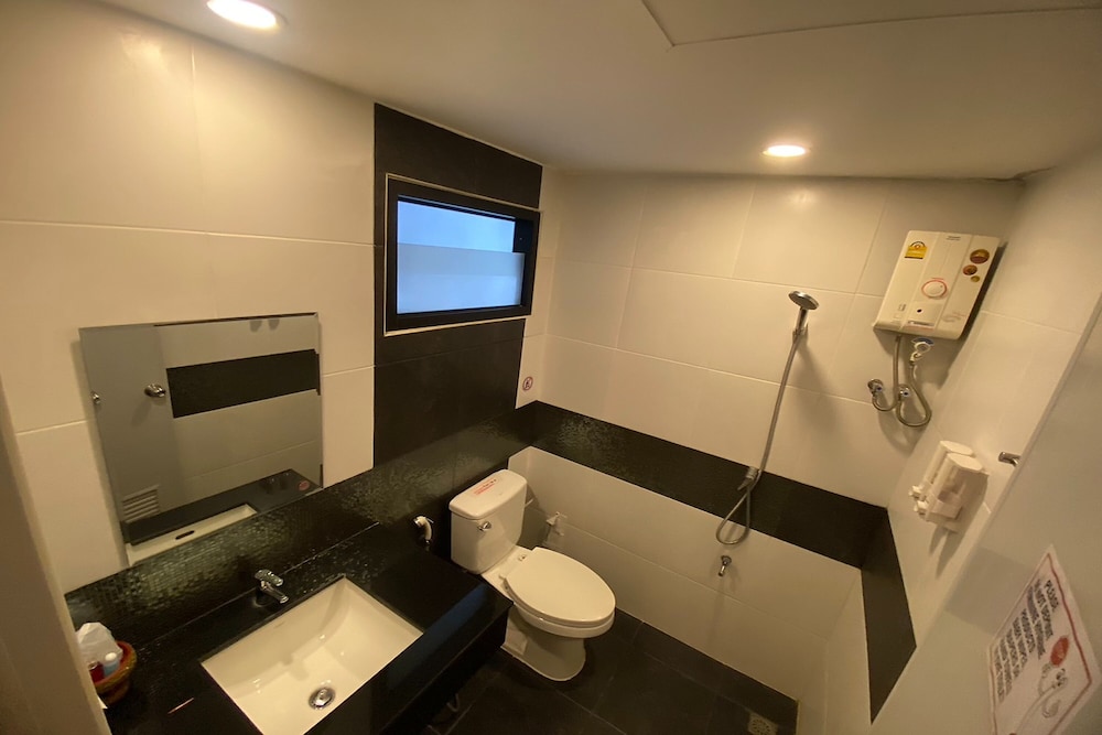 Noble Tarntong Boutique Hotel 58/60