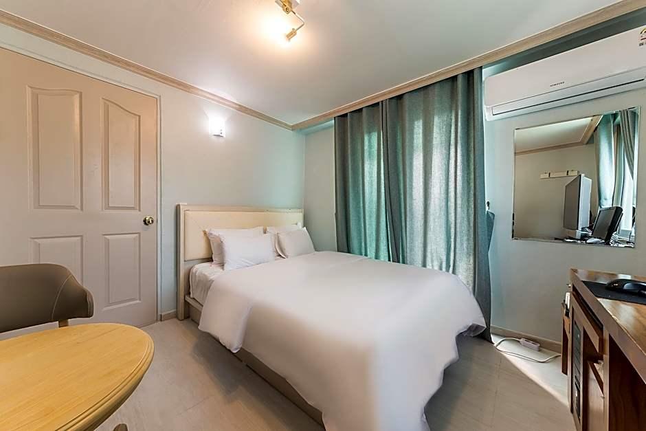 Grand Motel 28/85
