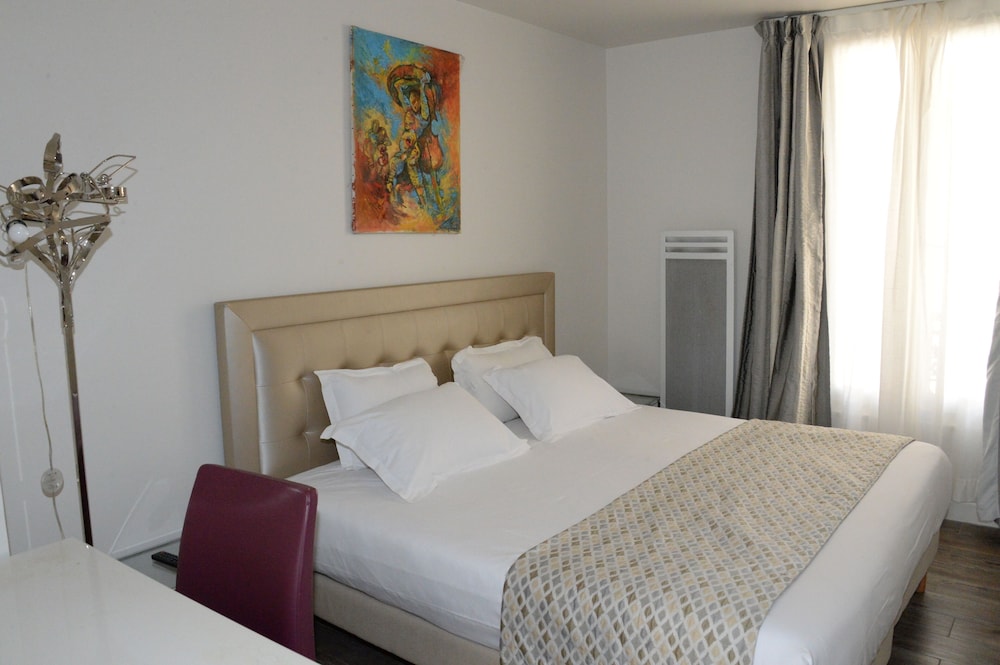 2 Bedrooms, Apartment, Double and Twin Beds