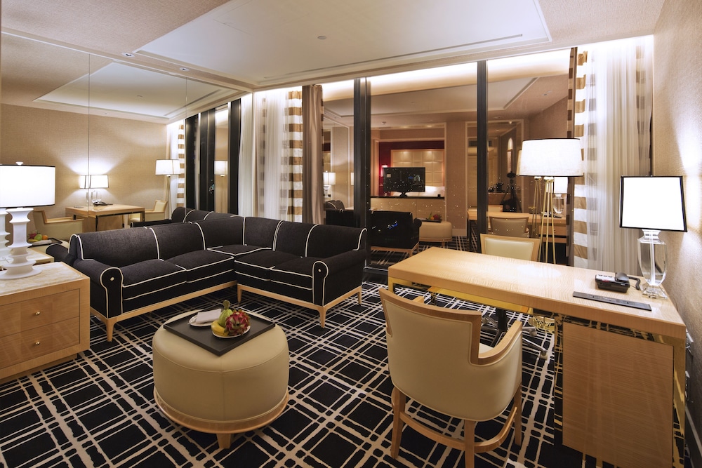 The Lin Hotel 41/61