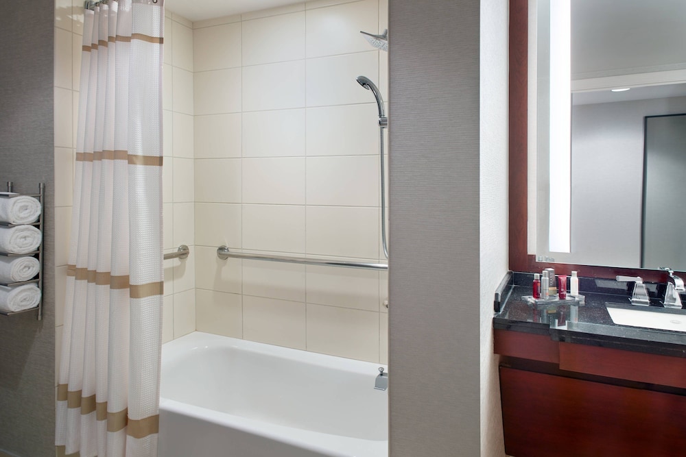 Atlanta Airport Marriott Gateway 6/48
