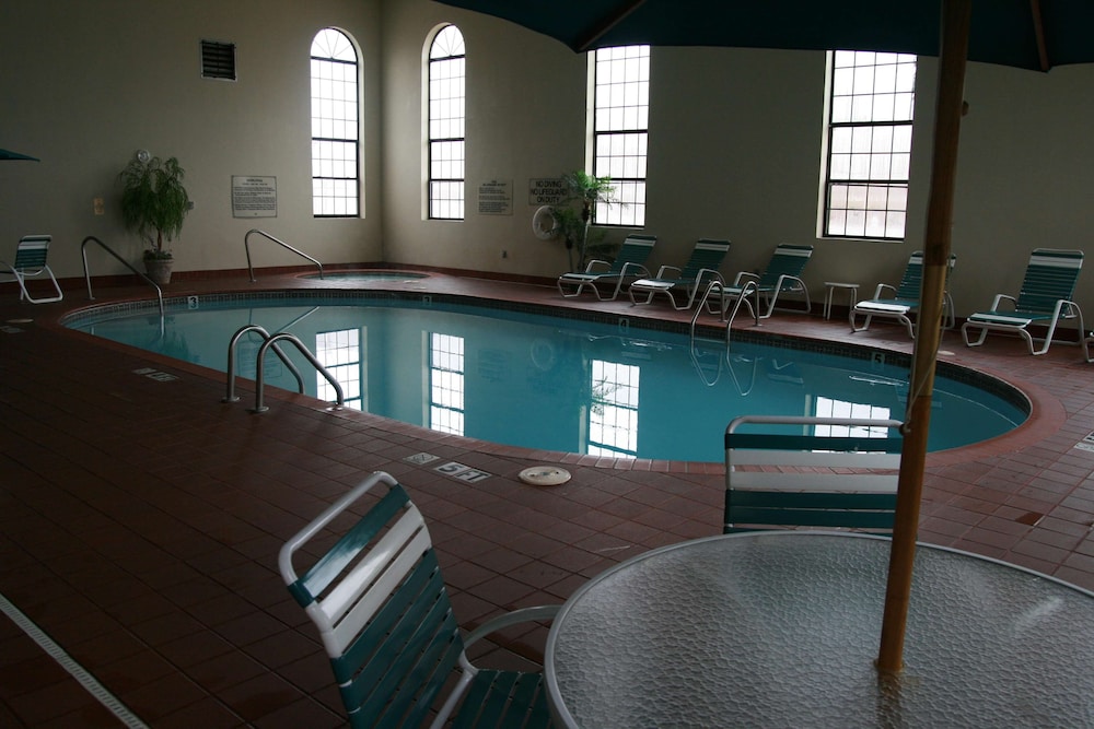 Hampton Inn Russellville 6/53