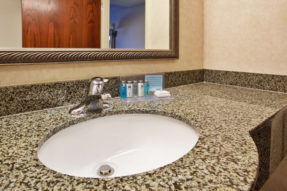 Hampton Inn And Suites Oxford Anniston 14/65