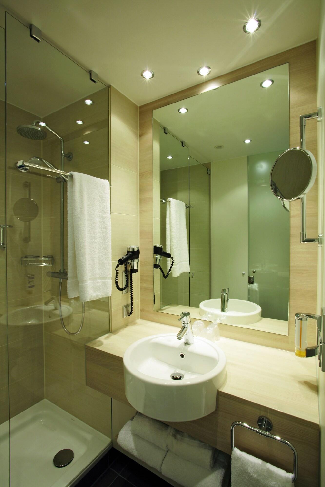 غرفة رباعية بسرير بطابقين، Leonardo Smart Hotel Berlin Alexanderplatz 6/6