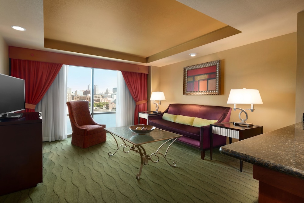 Embassy Suites By Hilton E Peoria Riverfront Conf Center 34/60