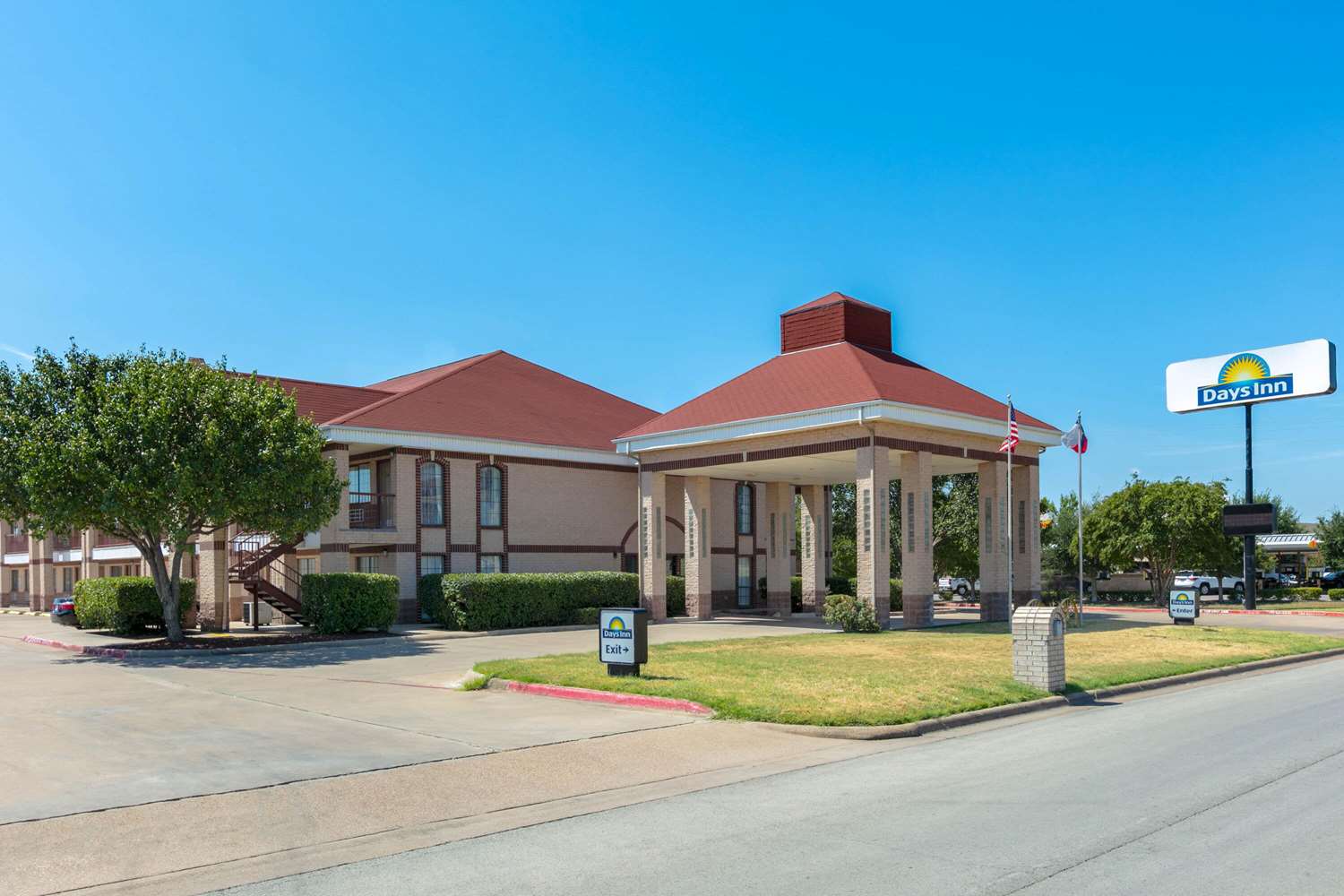 Days Inn By Wyndham Granbury 8/49