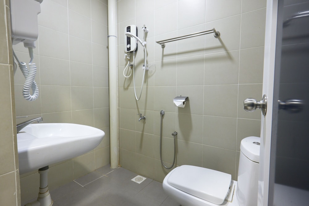 Elite Hotel Muar 42/50
