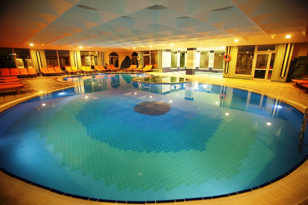 Belconti Resort Hotel 12/87