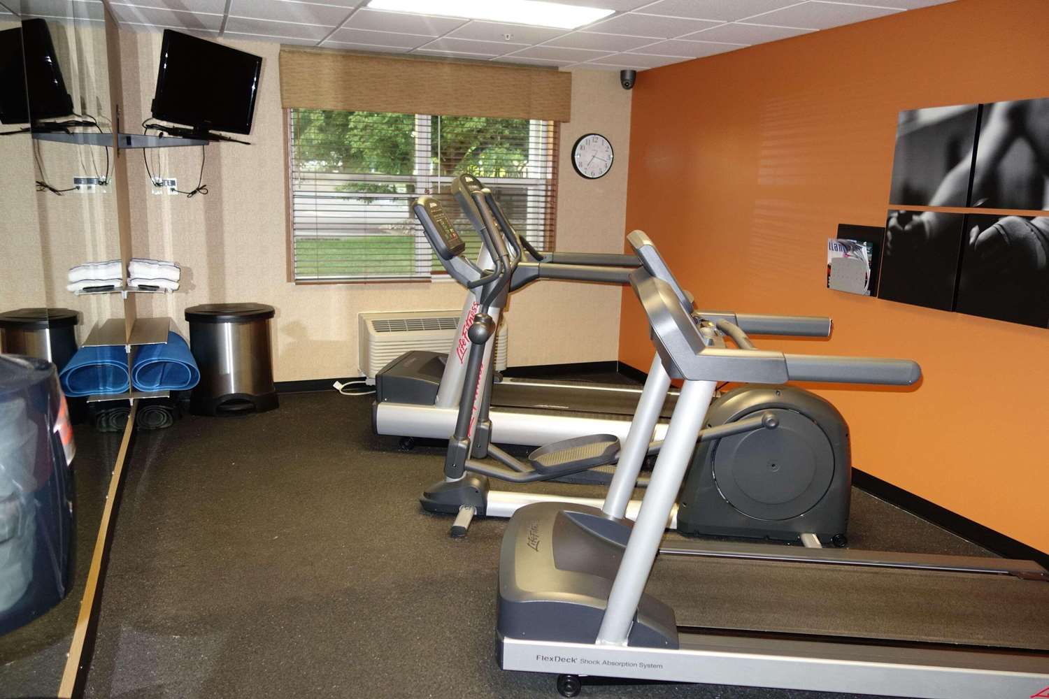 Country Inn & Suites By Radisson Lansing MI 22/42
