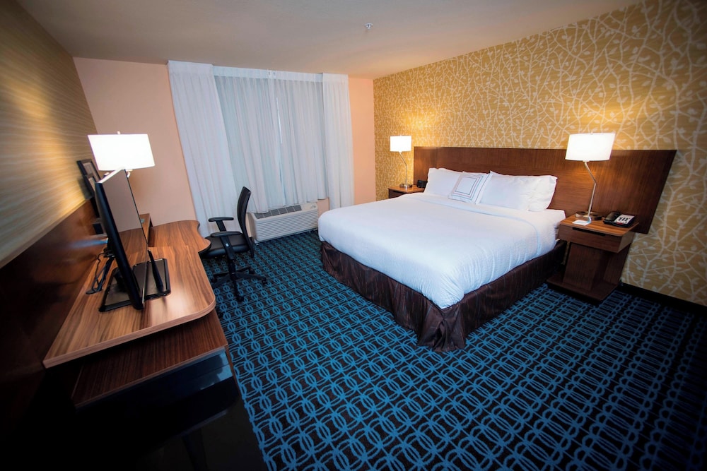 FAIRFIELD INN & SUITES CINCINNATI UPTOWN/UNIVERSITY AREA 17/50