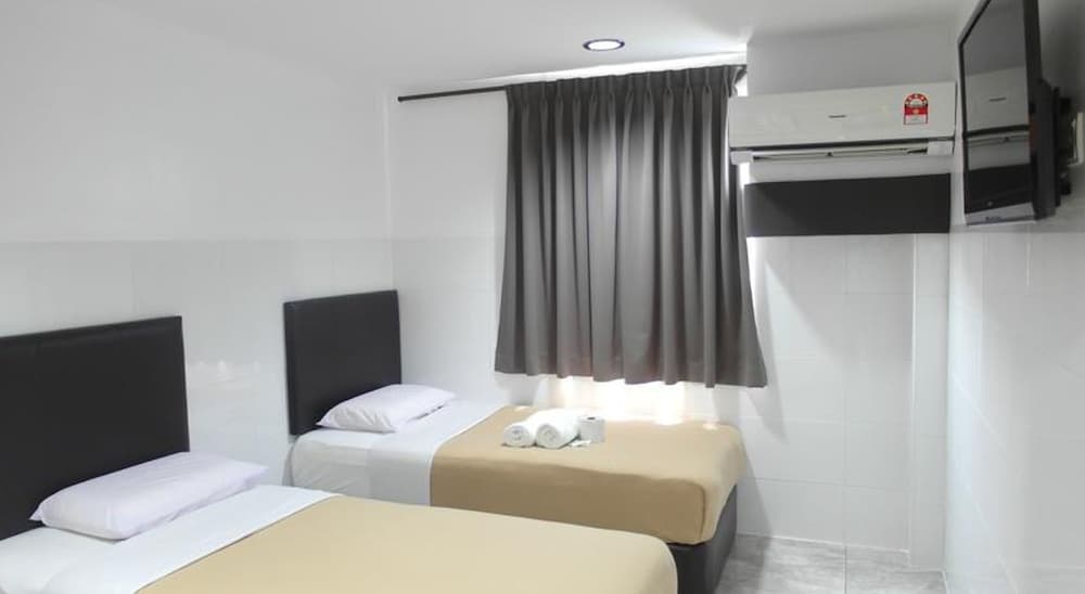 Comfort Two Hotel 10/19