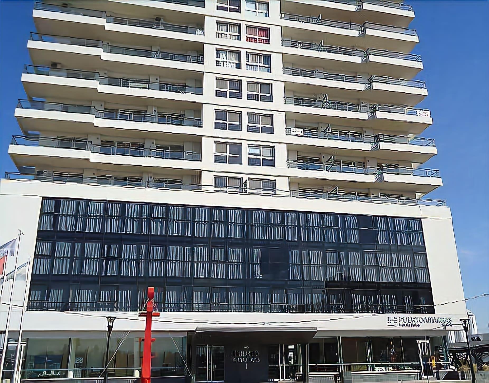 Puerto Amarras Hotel & Suites 1/19