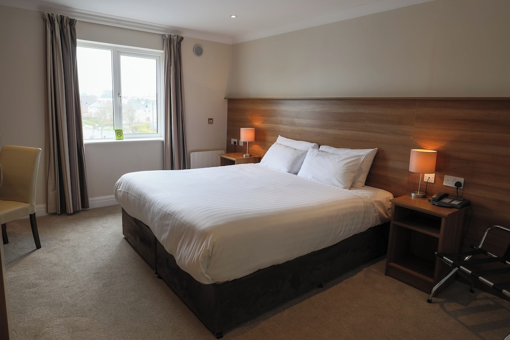 Riverside Hotel 16/50
