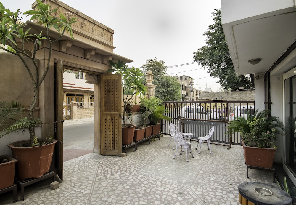 Shree Mohan Villas- Heritage Hotel 4/25