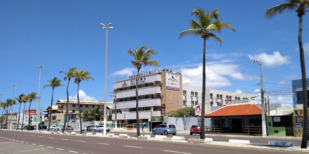 Simas Praia Hotel 47/65