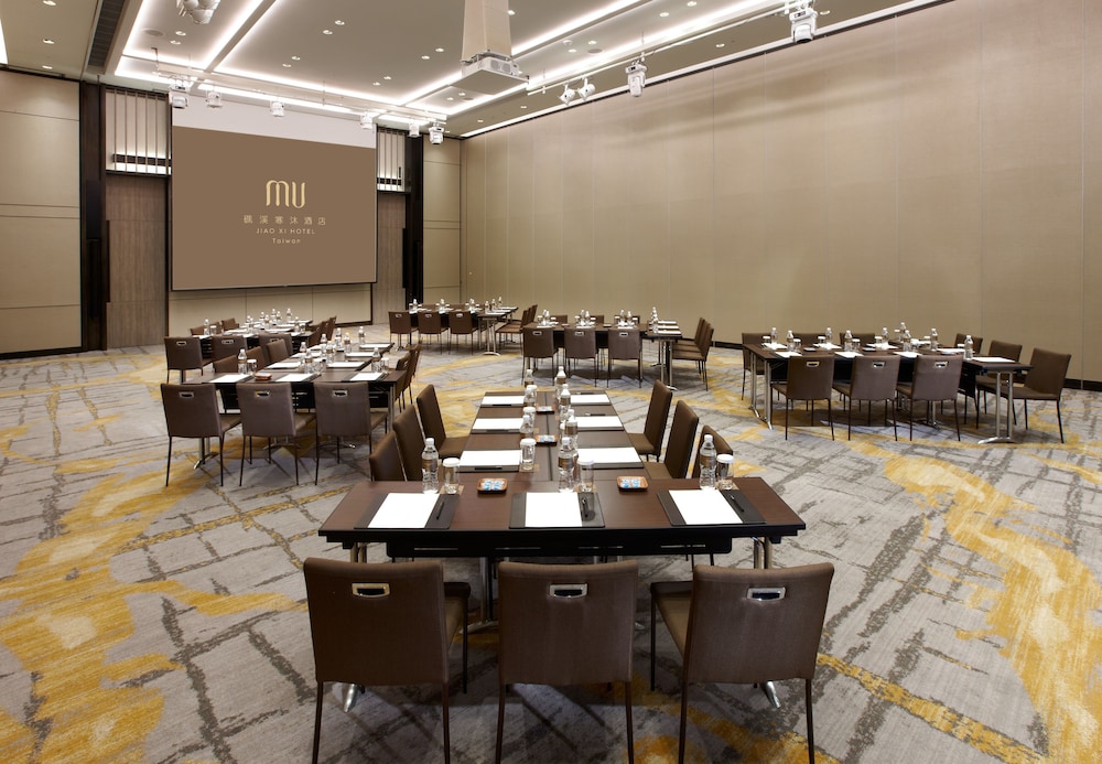 Mu Jiao Xi Hotel 40/50